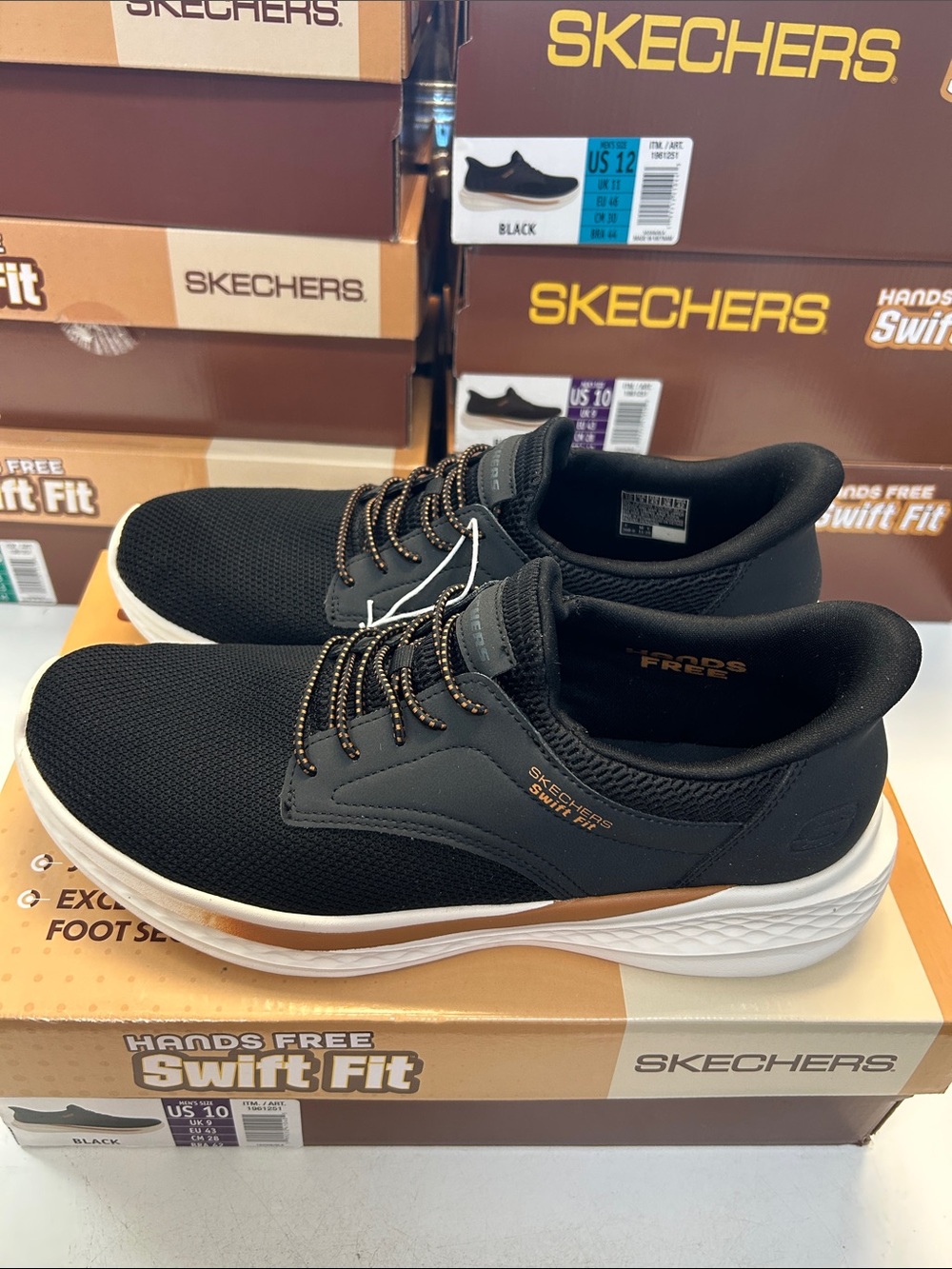 Skechers Men’s Black and Brown Swift-Fit Lace-Up Sneakers